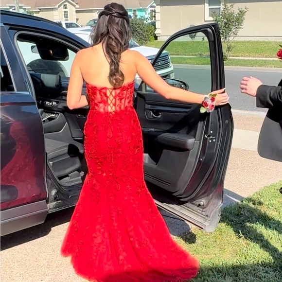 Sherri Hill 55467 Size 6 Red Prom Dress 2024 - Picture 5 of 5